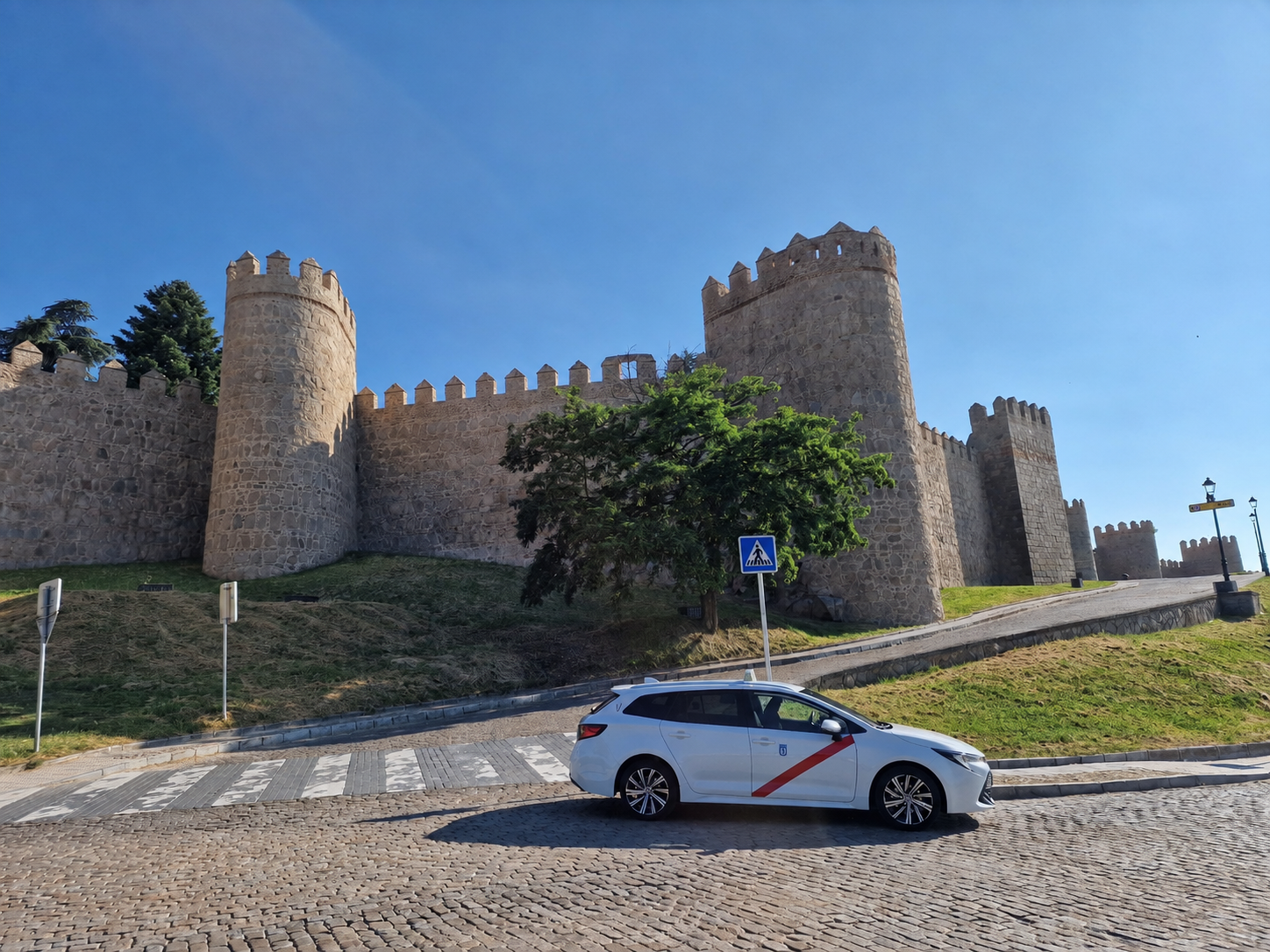 Toyota taxi real en Ávila, vehículo estándar para Atocha